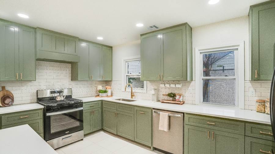 Midtown Manor — Kitchen